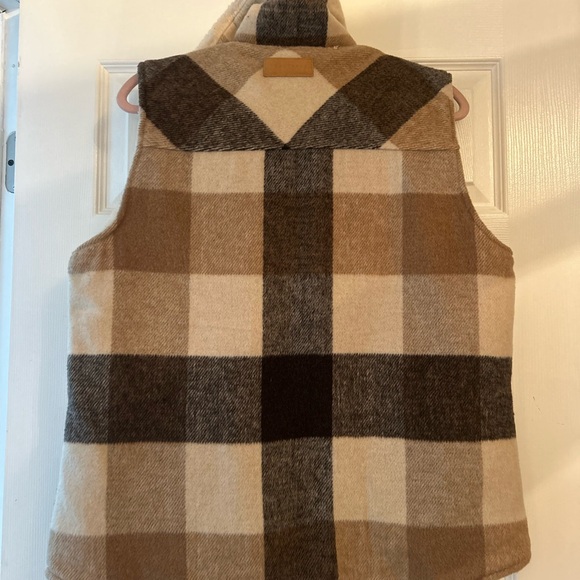 Plaid Sherpa-Lined Vest - Picture 5 of 5